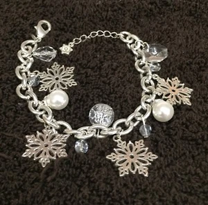 ❤️Charm Bracelet—Faceted Crystal Silver Tone Snowflakes Pearls 7-8” - Picture 1 of 11