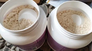 2x More Nutrition Protein Erdbeere Milchshake beide geöffnet wenig entnommen - Bild 1 von 6
