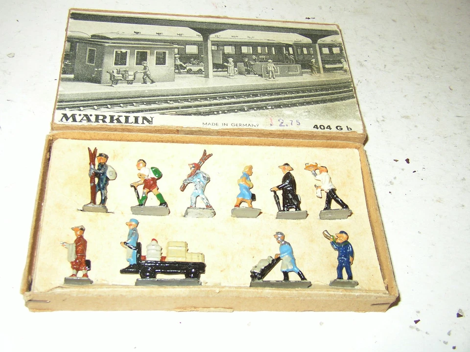 Marklin HO  (404Gb) Die Cast Railroad Train station Figure Set 404 - Image 1 of 3