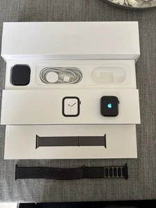 Apple Watch Series 4 44 mm Space Grey Alu GPS / Black Sport Loop OVP - Bild 1 von 19