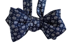 Silk bow tie for men - Navy w/Light Blue Floral Bow Tie - Handcrafted - Self-tie - Picture 1 of 4