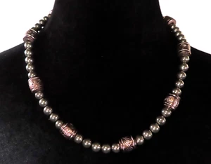 Collier ancien perles métal ton argent et cuivre 18" - Photo 1/6