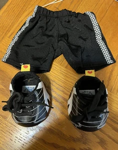 Lote de zapatos y pantalones cortos de fútbol Build A Bear BAB blanco y negro con cordones - Imagen 1 de 7