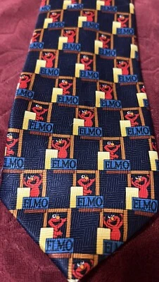 Corbata Elmo roja calle sésamo Foto 1 de 4
