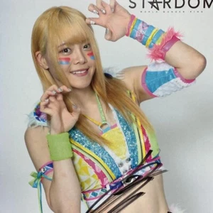 Retrato autografiado de Mayu Iwatani 8✖️10 pulgadas Japón estrellato No.9 - Imagen 1 de 2