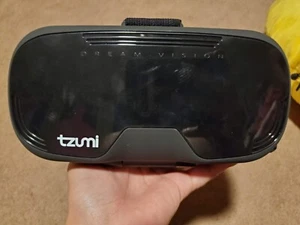 VR Headset - Picture 1 of 3