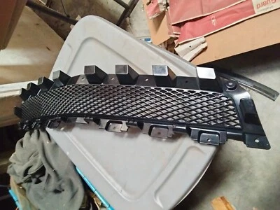 Chevrolet Malibu 2008-2012 parrilla delantera superior 15823699 nuevo de lote nuevo Foto 1 de 3