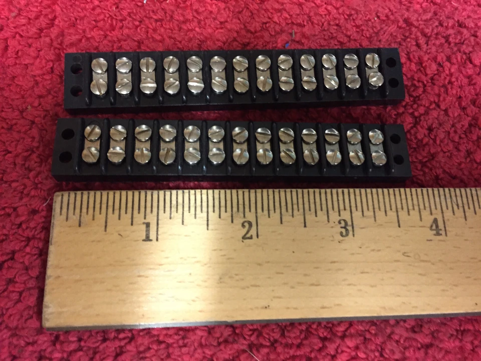 13-172 CINCH JONES     TERMINAL BLOCK 2 PCS - Image 1 of 1