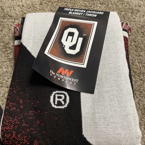 University of Oklahoma OU Sooners Woven Throw Blanket Tapestry 60” X 48” Cover
