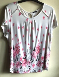 Size 20 White with Pink flowers cap-sleeve Top with Pleat Neckline from M&Co VGC - Picture 1 of 7