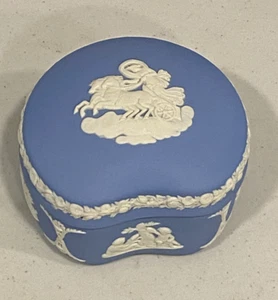 Vintage Made in England Wedgewood Blue Bean Shaped Jasperware Trinket Box - Picture 1 of 6