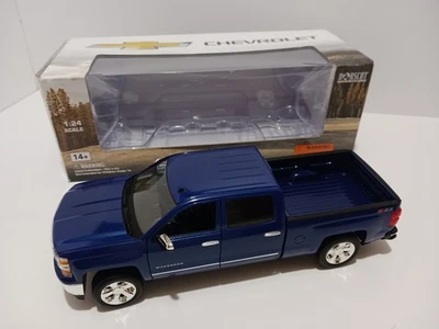 Camioneta pickup Silverado LTZ Z71 2014 "Topacio Azul" doble cabina 1:24, hecha por Norscot  Foto 1 de 4