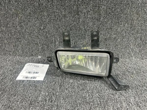 GMC Yukon Denali 2018 2019 montaje de luces antiniebla montadas en parachoques pasajero derecho - Imagen 1 de 5