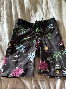 Quicksilver & Peanuts Collaboration “1969”- Boardshorts for Kids. Size 8 Slim. - Picture 1 of 5