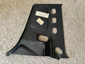 Fiat Bertone X1/9 1974 OEM clip delantero raro nariz carrocería parte panel OEM reparación - Imagen 1 de 5