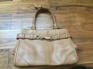 COACH WOMEN HANDBAG BEIGE LEATHER SMALL EEUC - Picture 1 of 6