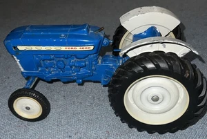 Vintage Ertl Company Ford 4000 Blue Farm Tractor Made In Iowa. Frnt Wheels Turn - Picture 1 of 11