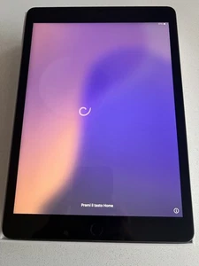 Apple iPad 8th Gen. 32GB, Wi-Fi 10.2in  in space grey - Picture 1 of 6