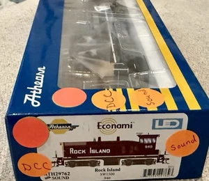Athearn RTR HO Scale EMD SW1500 Rock Island #940 DCC/SOUND/LED/NIB - Picture 1 of 3