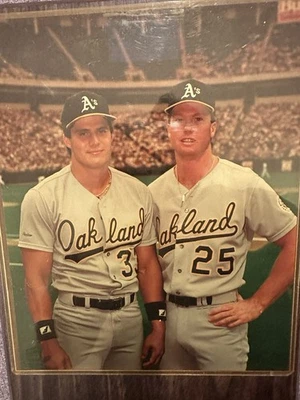 Imagen enmarcada de los hermanos Bash Oakland como béisbol Mark McGwire José Canseco 8X10 Foto 1 de 3