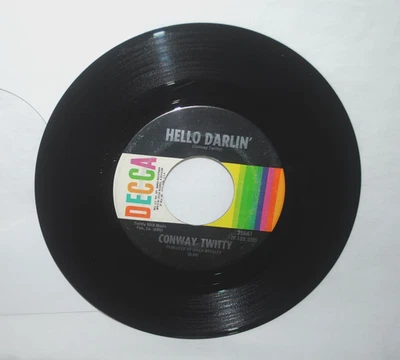 Conway Twitty, HELLO DARLIN' / GIRL AT THE BAR, 45 rpm record EX/EX+ Decca 32661 Foto 1 de 2