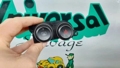 1993 Mazda 929 Hazard & Rear Defrost Switch Assembly  - Imagem 1 de 2