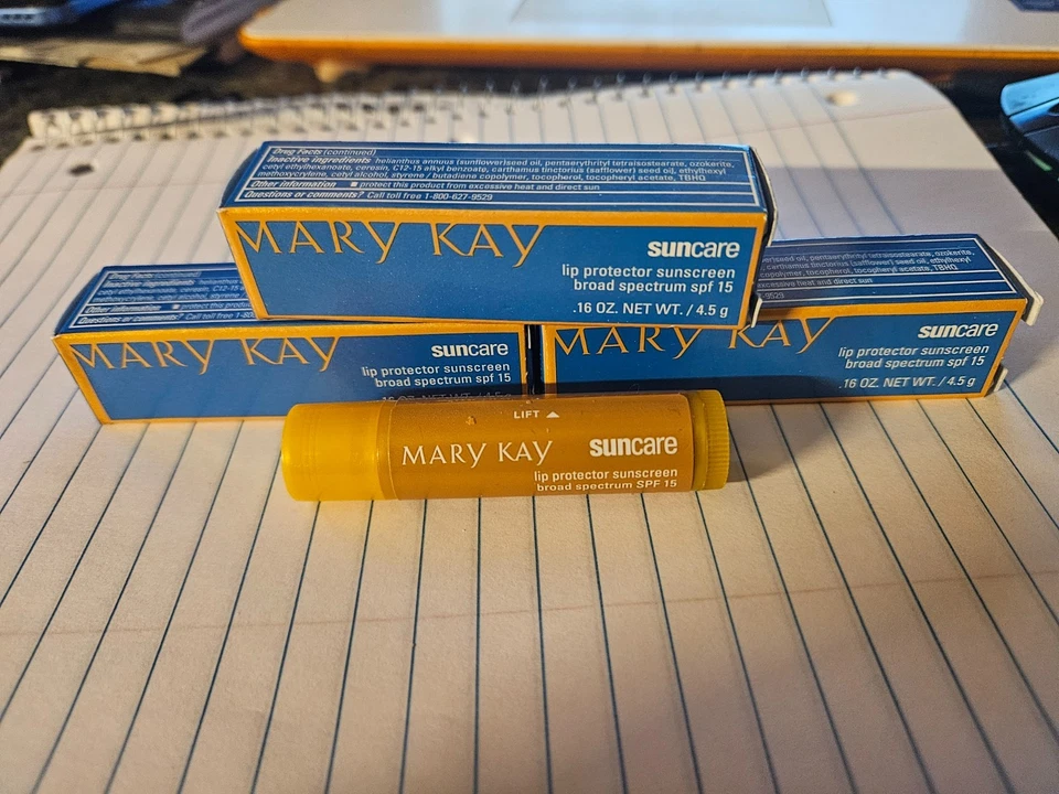 Protetor labial Mary Kay protetor solar amplo espectro FPS 15,16 oz. LOTE DE 3 - Imagem 1 de 4