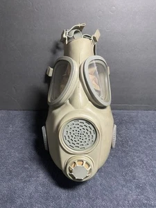 US Military Czechoslovak Clone M10 Gas Mask NBC Respirator Medium - Picture 1 of 5