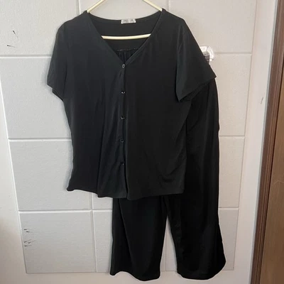 Conjunto de pijama suave de dos piezas Ekouaer para mujer talla L grande manga corta capri negro Foto 1 de 4