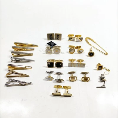 SIN TARIFA Juego de 19 Pendientes de Metal Dior Burberry YSL 585262 Foto 1 de 4