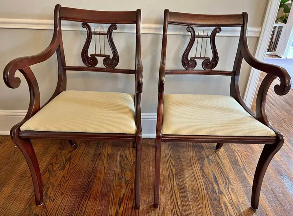 Par de sillones vintage estilo lira francesa Luis XVI  Foto 1 de 1