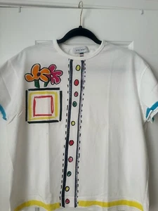 Mira Mikati White Graphic T-shirt w/Embroidered Flowers Size 38/Small - Picture 1 of 3