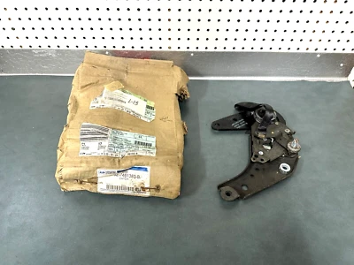 Ford OEM NOS 9F9Z-7461383-B 2d Row Bucket Seats LH Latch 2008-2009 Taurus X - Image 1 of 4