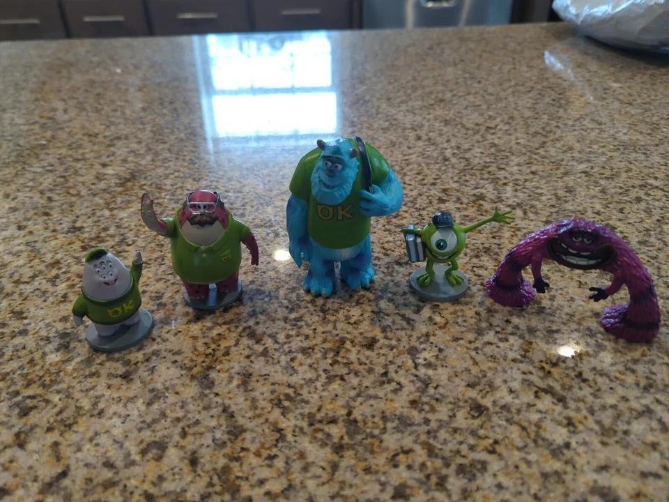 Disney Pixar Monsters Inc University 4-6” bonecos de ação Spin Master lote a granel - Imagem 1 de 1