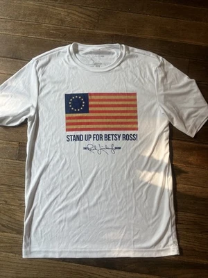 Camiseta STAND UP FOR BETSY ROSS Flag Hombre "The Rush Limbaugh Show" Blanca Pequeña Foto 1 de 4