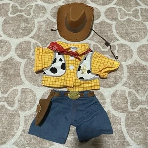Costruisci Un Orso Officina Toy Story Vestito Legno con Cappello Cowboy Bandana Disney - Foto 1 di 4
