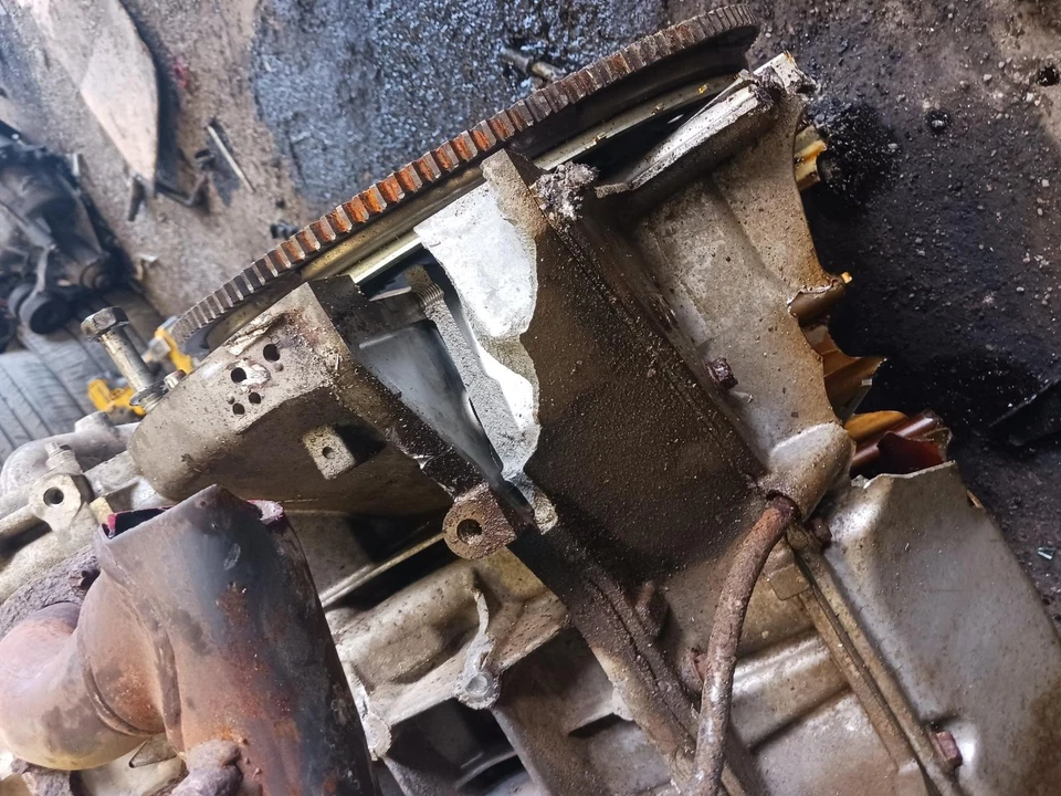 Used Engine Complete Assembly fits: 2015 Nissan Frontier 4.0L VIN A 4th digit VQ - Image 1 of 4