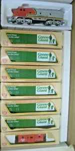HO SANTA FE F3-A LOCOMOTIVE W/ 6 GREEN GIANT CARS W/ CABOOSE #RR-570  - Bild 1 von 6