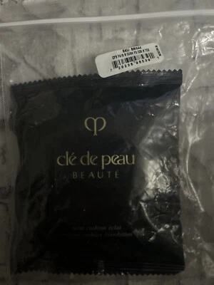 CLÉ DE PEAU BEAUTÉ foundation makeup 030