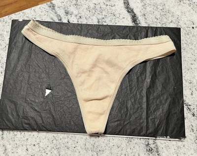 VTG VICTORIA’S SECRET L NUDE COTTON WIDE SCALLOPED LOGO BAND THONG PANTIES LARGE - Image 1 of 4