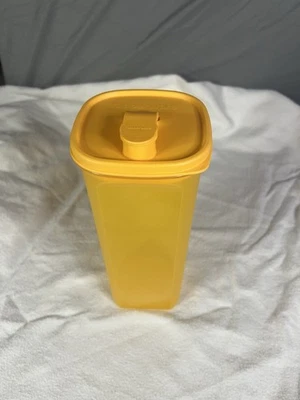 Jarra Tupperware Slim Line 2 litros naranja con colador y tapa Foto 1 de 4