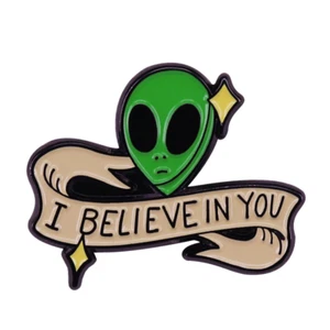 Pin esmalte Little Green Alien Martian I Believe In You 1,25" @ NUEVO @ VENDEDOR DE EE. UU. - Imagen 1 de 3