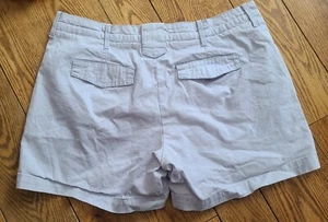 Lee Just Below The Waist Women's Shorts Size 12 M Light Blue - Picture 1 of 4