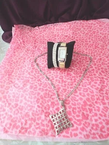VINTAGE 1990 WOMENS SIMULATED DIAMOND STRETCH BRACELET NECKLACE BROOCH WATCH - Picture 1 of 9
