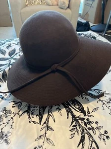 Brown Wide Brim Hat With Ties - Picture 1 of 3