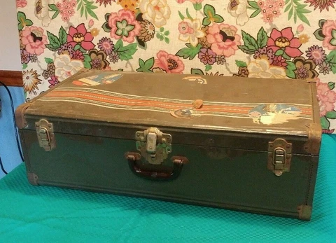 Vintage Metal Travel Steamer Trunk mid 1900's France Green with divider tray Cover
