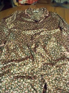 Morgan Taylor Intimates Pajamas Sz M Small Floral Print Black Background Long Sl - Picture 1 of 7