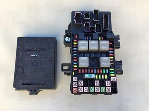 2004 Ford Expedition Navigator Interior Fuse Box 4L1T-14A067-AD * - Picture 1 of 12