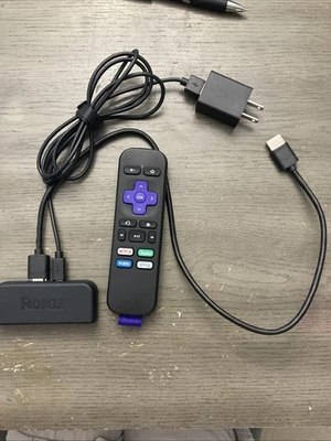 Reproductor multimedia de transmisión Roku 3920X Premier con cables y control remoto Foto 1 de 4