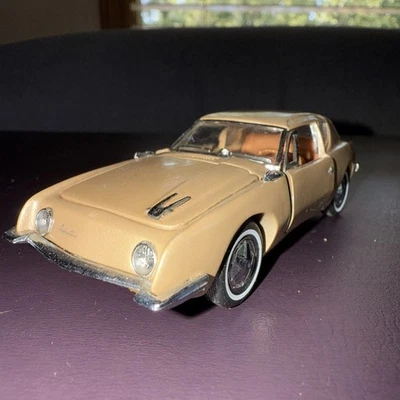 Franklin Mint 1963 Studebaker Avanti Gold Die Cast Model Car 1/43 Scale. Nice - Image 1 of 4